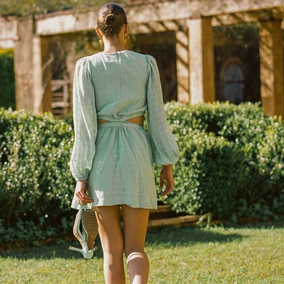 Cutout Midi Dress in light lime green - Picture 2 of 6